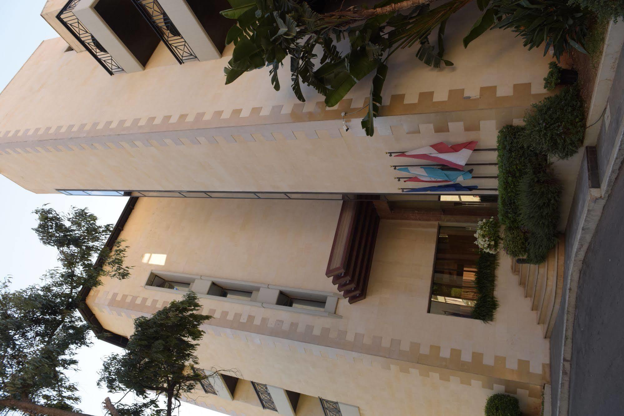 Luxor Hotel Joünié Exterior foto